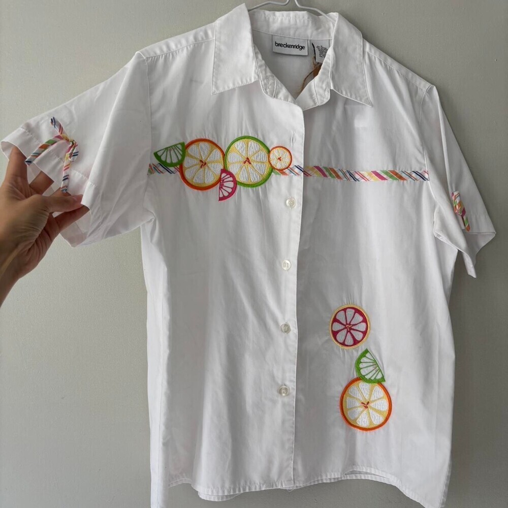 Vintage Grannycore White Cottagecore Embroidered Fruit Summer Cotton Shirt Large